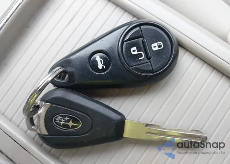 2007 Subaru Outback 2.5I from USA, damaged, VIN 4S4BP61C577327782